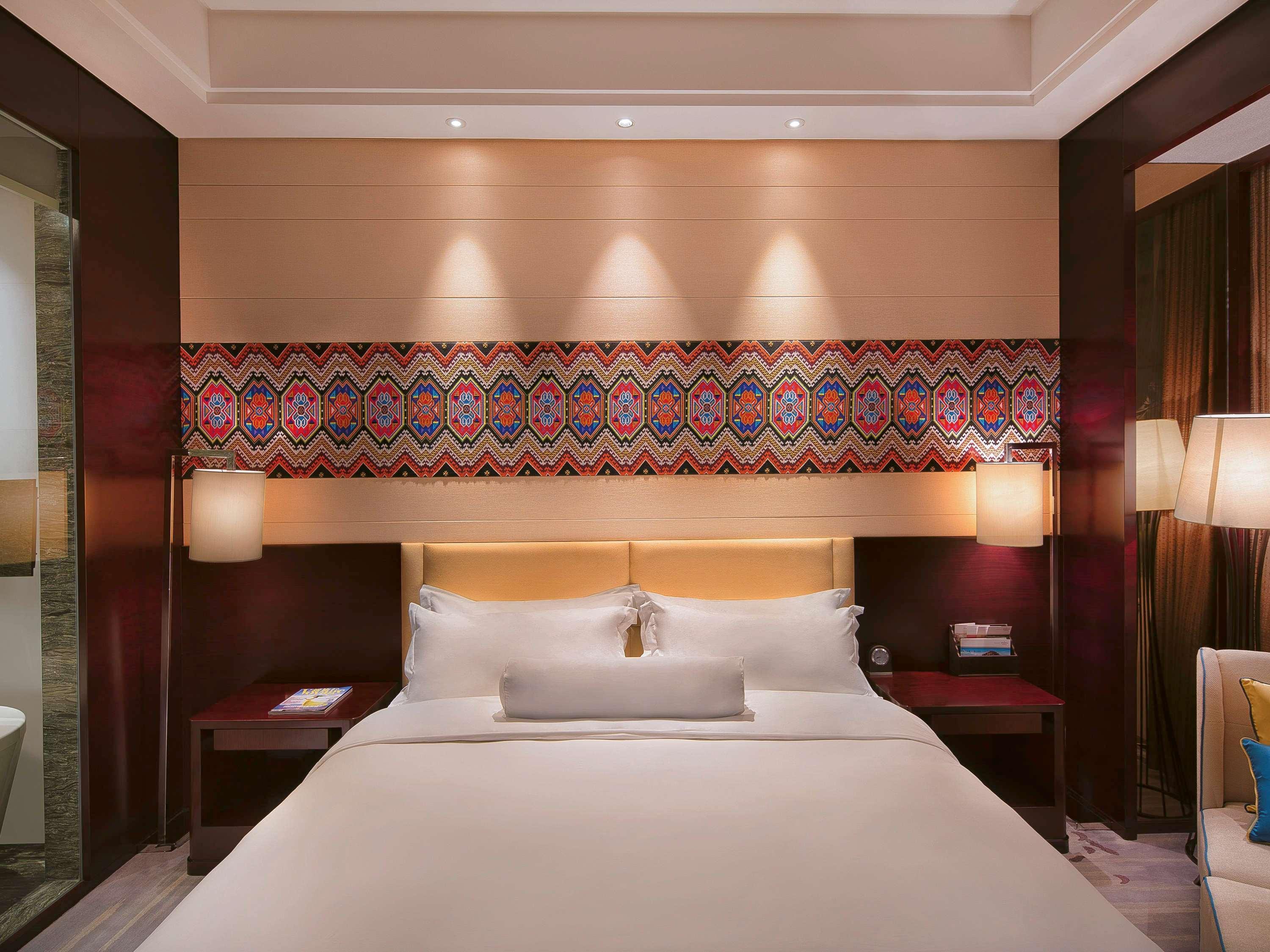 Movenpick Hotel Enshi Buitenkant foto