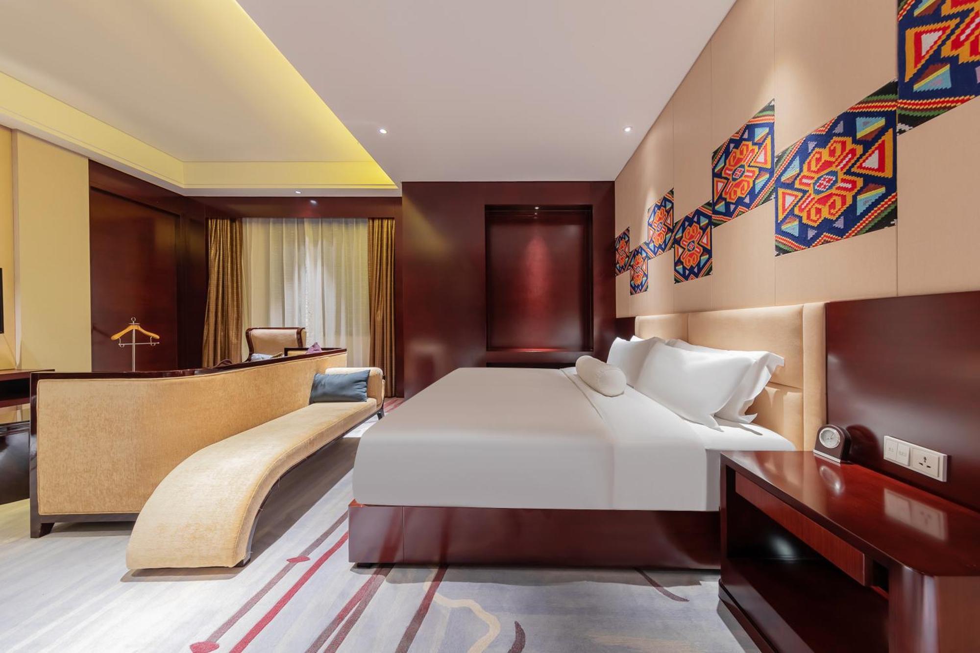 Movenpick Hotel Enshi Buitenkant foto