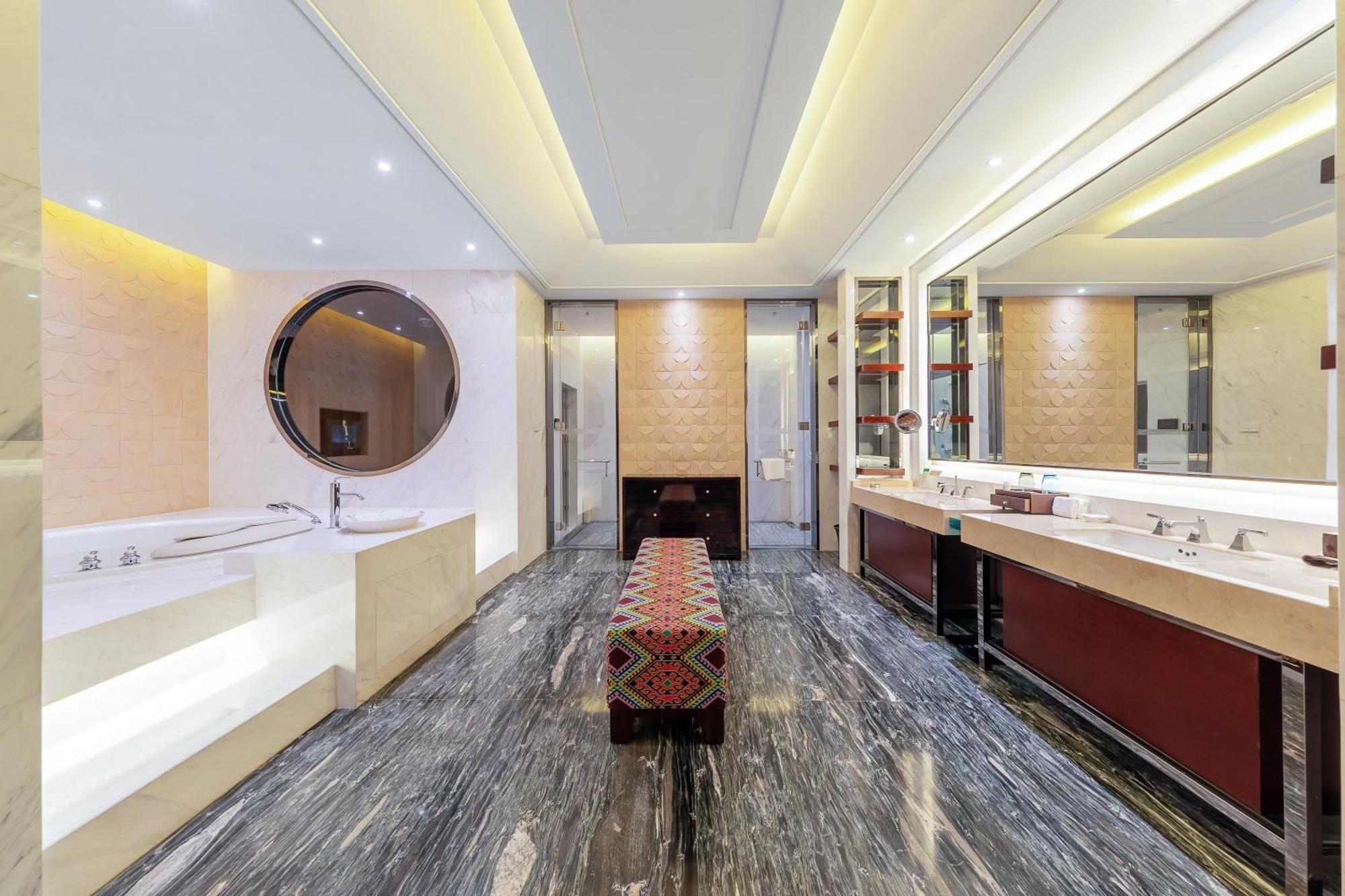 Movenpick Hotel Enshi Buitenkant foto