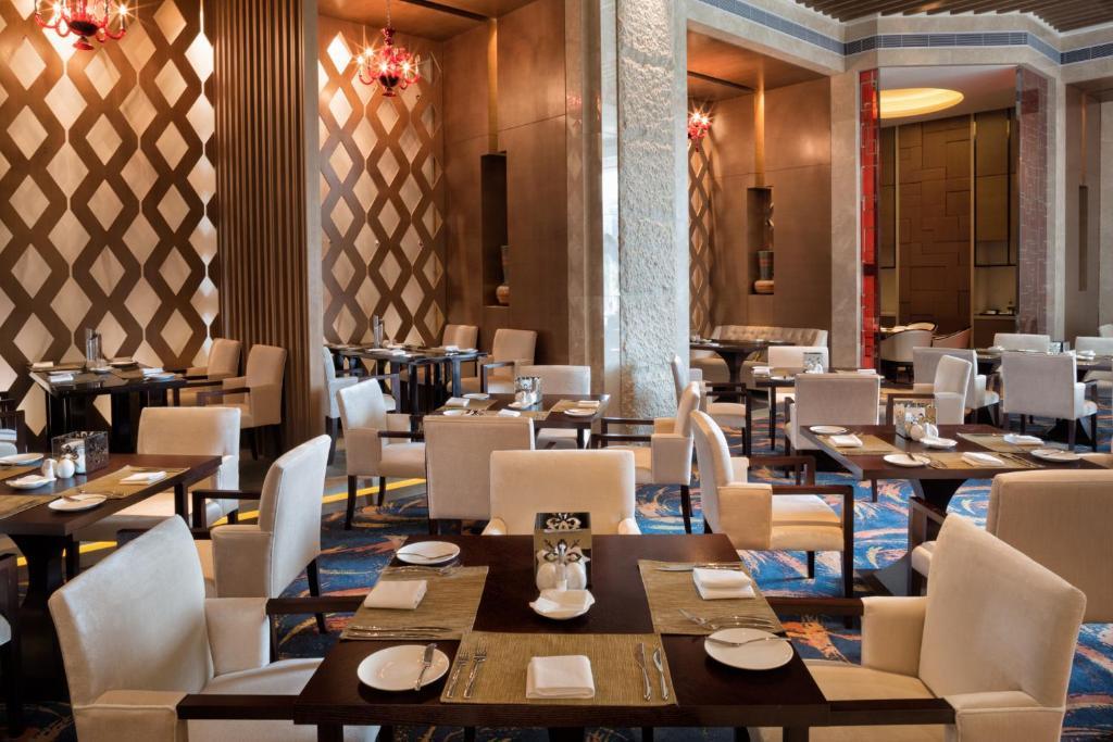 Movenpick Hotel Enshi Buitenkant foto
