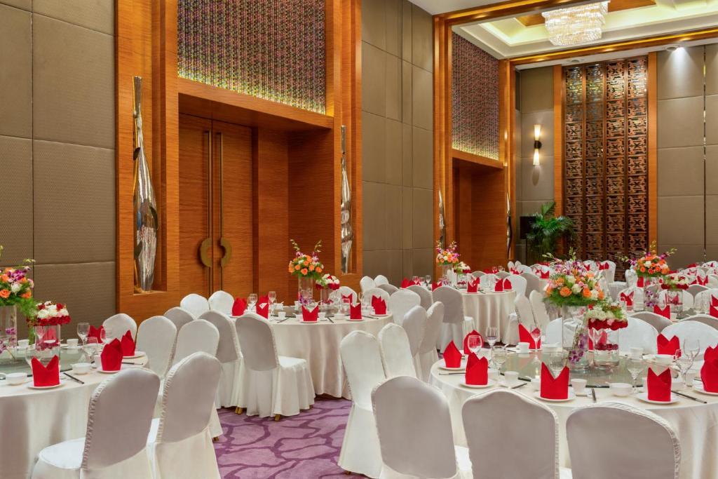 Movenpick Hotel Enshi Buitenkant foto