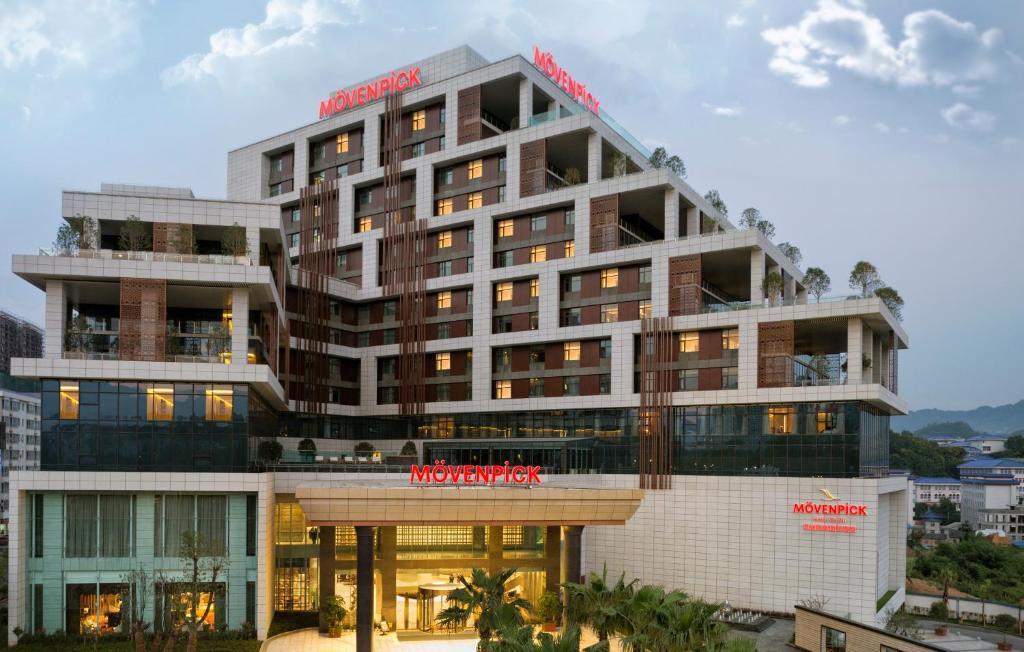 Movenpick Hotel Enshi Buitenkant foto